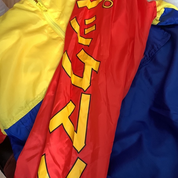 SOLD - Pac-Man windbreaker unisex size large - Picture 8 of 8